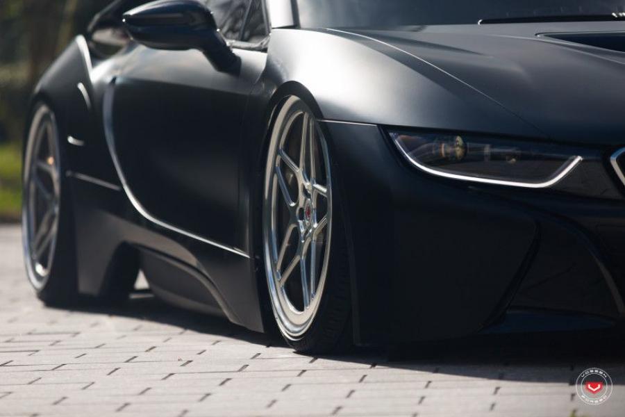  BMW i8 on Vossen Wheels (LC-104) 2016 года  (фото 35 из 39)